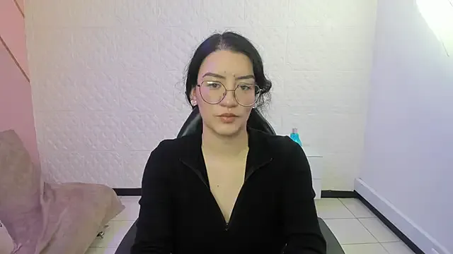 Violetaa_diazz on StripChat