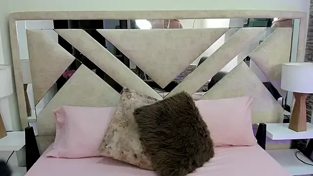 ximena_vasquez8 on StripChat