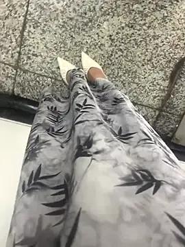 yimisun01 on StripChat 