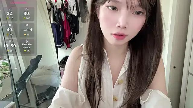 Yiyi-707 on StripChat 