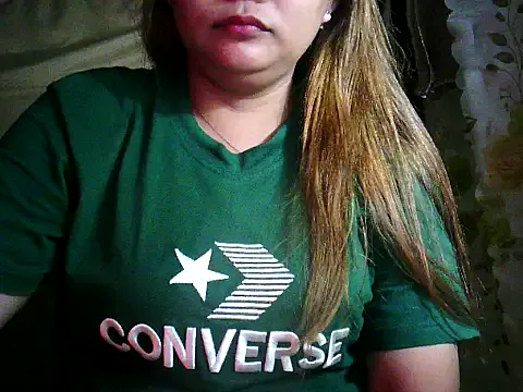 yuana25 on StripChat