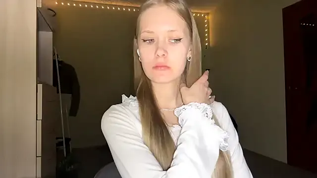 ZaidaSchwarten — kiss the cam for u <3