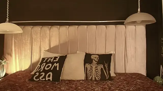 Zhally_Dee on StripChat