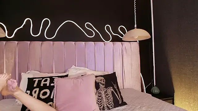 Zhally_Dee — twerk with spanks