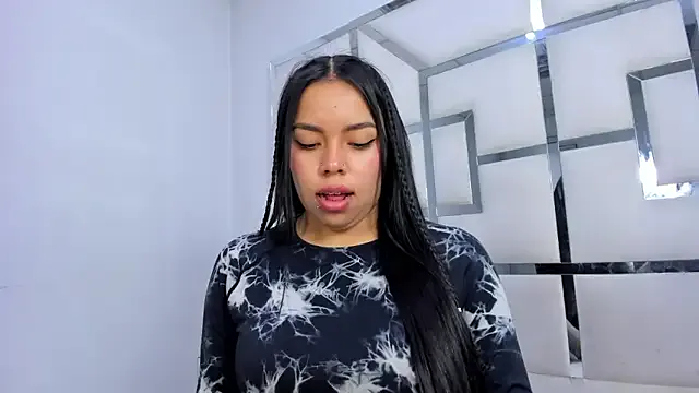 ZoeWan69 on StripChat