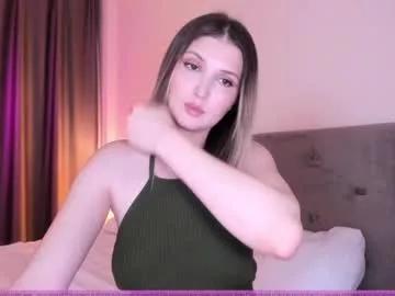 Get enchanted by the vitality and moves of our squirting, brunette and solo webcams. With their steamy costumes and masturbating shows, our gay-couples and nonude cam models are a sight to behold.