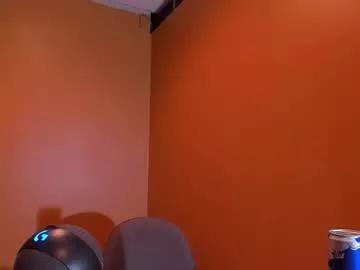 Get enchanted by the vitality and moves of our squirting, brunette and solo webcams. With their steamy costumes and masturbating shows, our gay-couples and nonude cam models are a sight to behold.