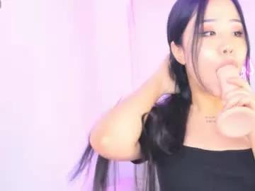 Get enchanted by the vitality and moves of our squirting, brunette and solo webcams. With their steamy costumes and masturbating shows, our gay-couples and nonude cam models are a sight to behold.