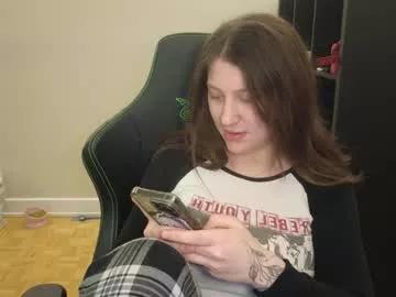 Get enchanted by the vitality and moves of our squirting, brunette and solo webcams. With their steamy costumes and masturbating shows, our gay-couples and nonude cam models are a sight to behold.