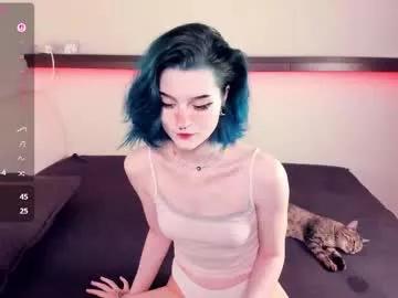 Get enchanted by the vitality and moves of our squirting, brunette and solo webcams. With their steamy costumes and masturbating shows, our gay-couples and nonude cam models are a sight to behold.