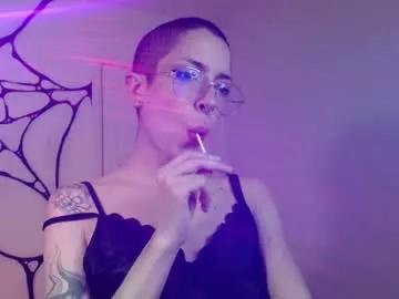 almawhite420 from Chaturbate