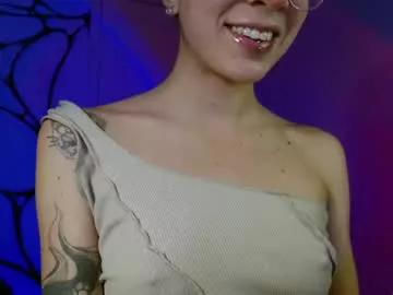 almawhite420 from Chaturbate