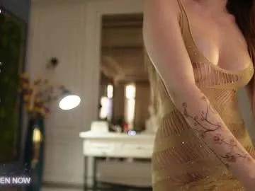Get enchanted by the vitality and moves of our squirting, brunette and solo webcams. With their steamy costumes and masturbating shows, our gay-couples and nonude cam models are a sight to behold.