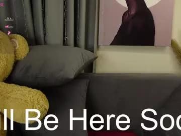 Get enchanted by the vitality and moves of our squirting, brunette and solo webcams. With their steamy costumes and masturbating shows, our gay-couples and nonude cam models are a sight to behold.