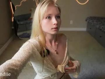 Get enchanted by the vitality and moves of our squirting, brunette and solo webcams. With their steamy costumes and masturbating shows, our gay-couples and nonude cam models are a sight to behold.