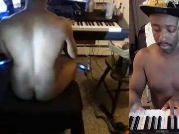 Bicepsandfrot webcams show profile image 