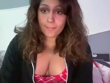 Get enchanted by the vitality and moves of our squirting, brunette and solo webcams. With their steamy costumes and masturbating shows, our gay-couples and nonude cam models are a sight to behold.