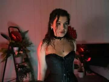bloodyqueen1 from Chaturbate