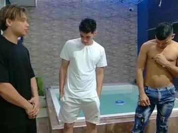 Get enchanted by the vitality and moves of our squirting, brunette and solo webcams. With their steamy costumes and masturbating shows, our gay-couples and nonude cam models are a sight to behold.