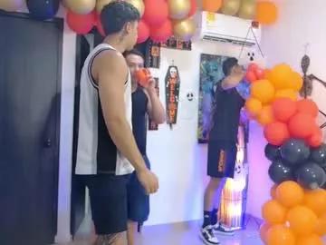 Get enchanted by the vitality and moves of our squirting, brunette and solo webcams. With their steamy costumes and masturbating shows, our gay-couples and nonude cam models are a sight to behold.