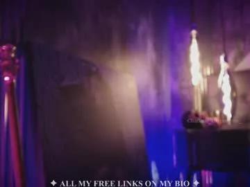 Get enchanted by the vitality and moves of our squirting, brunette and solo webcams. With their steamy costumes and masturbating shows, our gay-couples and nonude cam models are a sight to behold.