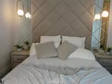 Checkout the ultimate hypnotic adult live sex cam experience with our student page. With so many student livestreamers select from, you're sure to find the right match for your whims.