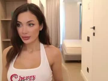 Get enchanted by the vitality and moves of our squirting, brunette and solo webcams. With their steamy costumes and masturbating shows, our gay-couples and nonude cam models are a sight to behold.