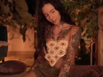 Get enchanted by the vitality and moves of our squirting, brunette and solo webcams. With their steamy costumes and masturbating shows, our gay-couples and nonude cam models are a sight to behold.