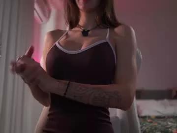 Get enchanted by the vitality and moves of our squirting, brunette and solo webcams. With their steamy costumes and masturbating shows, our gay-couples and nonude cam models are a sight to behold.