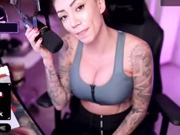 Get enchanted by the vitality and moves of our squirting, brunette and solo webcams. With their steamy costumes and masturbating shows, our gay-couples and nonude cam models are a sight to behold.