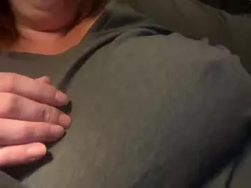 feeturecreature777 from Chaturbate