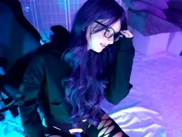 Get enchanted by the vitality and moves of our squirting, brunette and solo webcams. With their steamy costumes and masturbating shows, our gay-couples and nonude cam models are a sight to behold.
