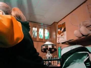 geeznutsizonyrchyn from Chaturbate