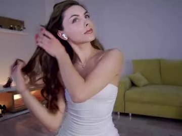 Get enchanted by the vitality and moves of our squirting, brunette and solo webcams. With their steamy costumes and masturbating shows, our gay-couples and nonude cam models are a sight to behold.