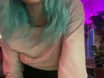 Get enchanted by the vitality and moves of our squirting, brunette and solo webcams. With their steamy costumes and masturbating shows, our gay-couples and nonude cam models are a sight to behold.