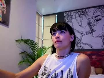 Get enchanted by the vitality and moves of our squirting, brunette and solo webcams. With their steamy costumes and masturbating shows, our gay-couples and nonude cam models are a sight to behold.