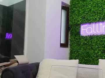Get enchanted by the vitality and moves of our squirting, brunette and solo webcams. With their steamy costumes and masturbating shows, our gay-couples and nonude cam models are a sight to behold.