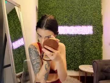 Get enchanted by the vitality and moves of our squirting, brunette and solo webcams. With their steamy costumes and masturbating shows, our gay-couples and nonude cam models are a sight to behold.