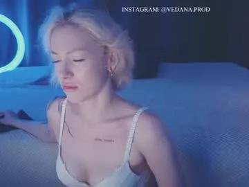 iggy_petrovna from Chaturbate