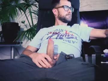 Get enchanted by the vitality and moves of our squirting, brunette and solo webcams. With their steamy costumes and masturbating shows, our gay-couples and nonude cam models are a sight to behold.