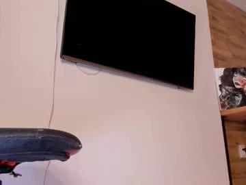 Get enchanted by the vitality and moves of our squirting, brunette and solo webcams. With their steamy costumes and masturbating shows, our gay-couples and nonude cam models are a sight to behold.