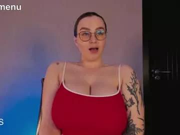 Get enchanted by the vitality and moves of our squirting, brunette and solo webcams. With their steamy costumes and masturbating shows, our gay-couples and nonude cam models are a sight to behold.