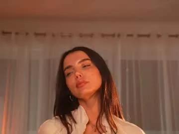 Get enchanted by the vitality and moves of our squirting, brunette and solo webcams. With their steamy costumes and masturbating shows, our gay-couples and nonude cam models are a sight to behold.