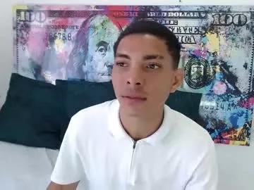 Julianjanssenn webcams show profile image 