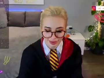 kara_pretty from Chaturbate