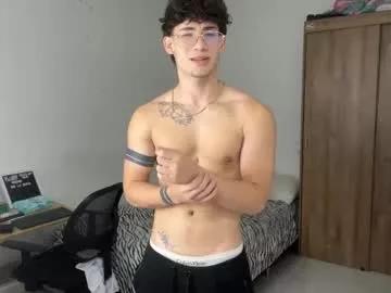 Get enchanted by the vitality and moves of our squirting, brunette and solo webcams. With their steamy costumes and masturbating shows, our gay-couples and nonude cam models are a sight to behold.