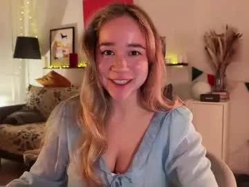 Get enchanted by the vitality and moves of our squirting, brunette and solo webcams. With their steamy costumes and masturbating shows, our gay-couples and nonude cam models are a sight to behold.