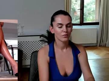 Get enchanted by the vitality and moves of our squirting, brunette and solo webcams. With their steamy costumes and masturbating shows, our gay-couples and nonude cam models are a sight to behold.