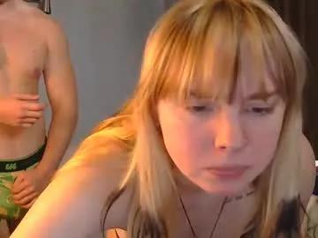 Get enchanted by the vitality and moves of our squirting, brunette and solo webcams. With their steamy costumes and masturbating shows, our gay-couples and nonude cam models are a sight to behold.