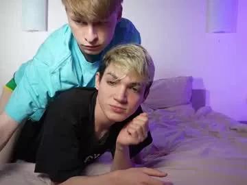 Get enchanted by the vitality and moves of our squirting, brunette and solo webcams. With their steamy costumes and masturbating shows, our gay-couples and nonude cam models are a sight to behold.
